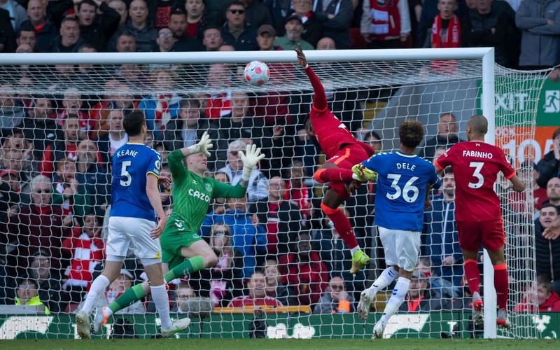 English Premier League: Liverpool have beaten Everton and still in title game