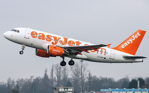 London sisters kicked off easyJet plane after passengers make Isis claim