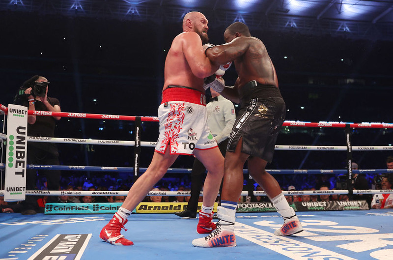 Whyte zarzuca Fury'emu faulowanie i żąda rewanżu