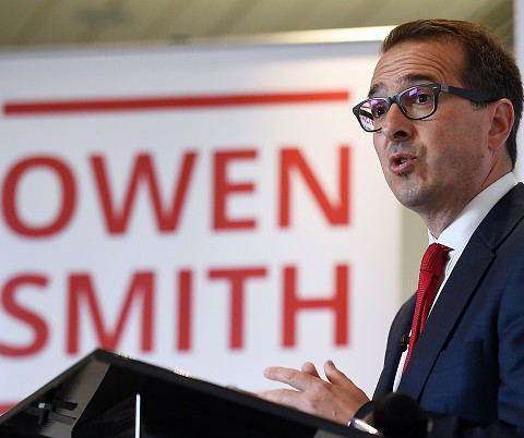 Brexit: Owen Smith opposes Article 50 move without vote