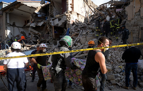 Do 247 wzrosła liczba zabitych w trzęsieniu ziemi we Włoszech