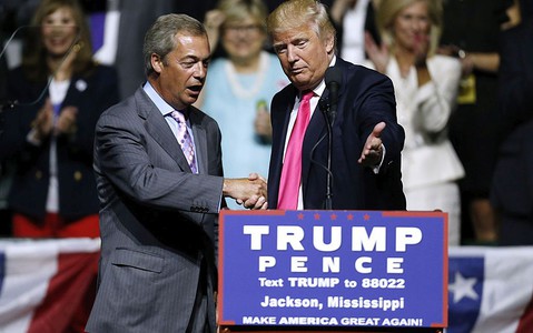 Nigel Farage ramię w ramę z Donaldem Trumpem