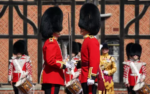 Elizabeth II's guards let an impostor dressed as a priest into Windsor Castle