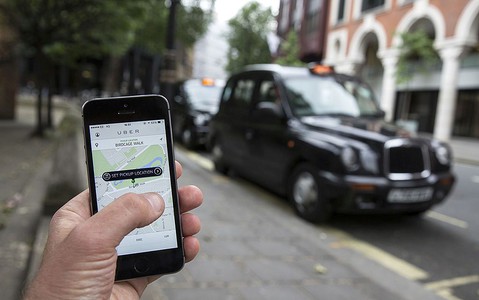 Uber lets passengers book cars in advance