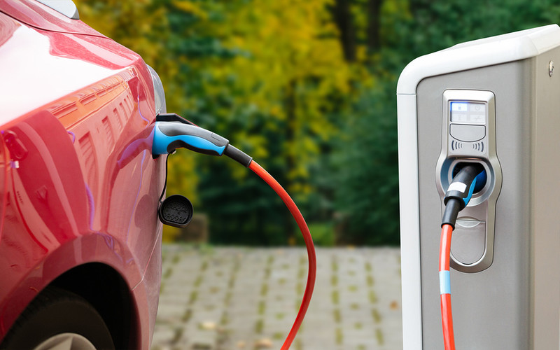 "Rzeczpospolita": Diesel market is in free fall. Cars in the EU are already electric