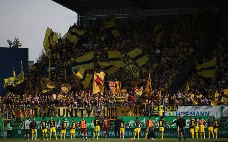 Bundesliga: Borussia Dortmund vice-champion