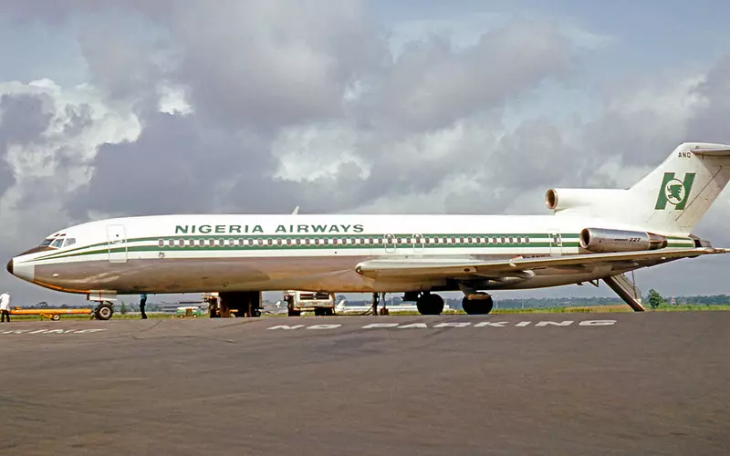 Nigeria jako pierwszy kraj na świecie wstrzymuje wszystkie połączenia lotnicze