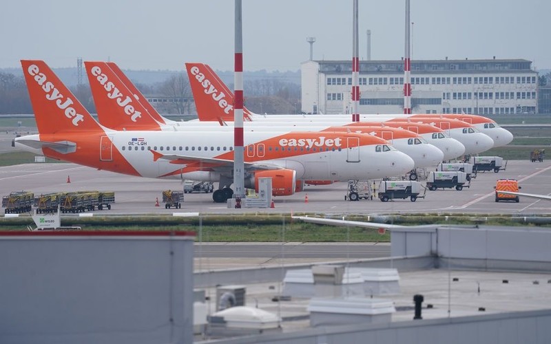 EasyJet to take out seats so it can fly with fewer crew