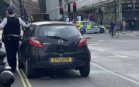 London: Two controlled explosions due to a suspicious vehicle downtown