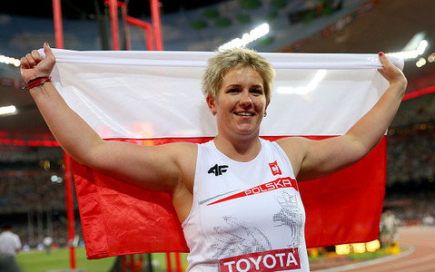 Anita Wlodarczyk improves own world hammer record to 82.98m