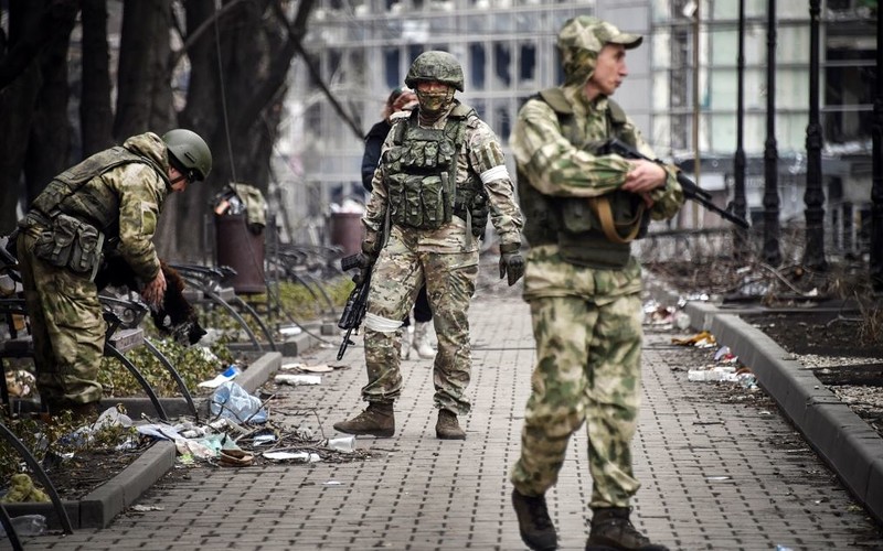 Brytyjski historyk: Wojna na Ukrainie osłabi narrację o sowieckim "wyzwoleniu" w 1945 r.
