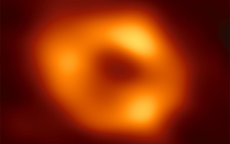 Astronomers "took a picture" of the black hole at the center of the Milky Way