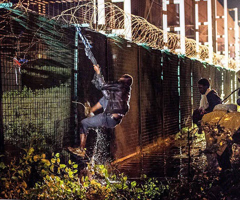 Nielegalni imigranci w Wielkiej Brytanii coraz częściej aresztowani