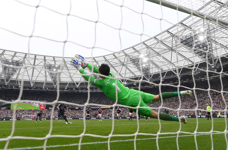 Liga angielska: Fabiański obronił karnego, West Ham zremisował z Manchesterem City