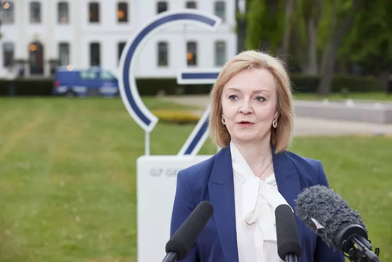 Szefowa brytyjskiego MSZ: Zdecydowanie popieramy akcesję Szwecji i Finlandii do NATO