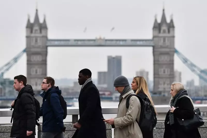 Bezrobocie w UK najniższe od 1974 roku, pierwszy raz mniej bezrobotnych niż wakatów