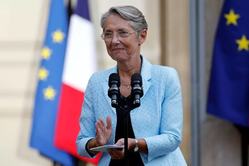 Nowa premier Francji oceniana jako "zimna technokratka bez politycznego umocowania"