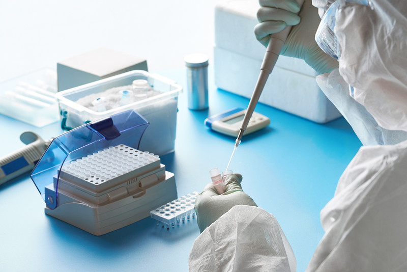 Monkeypox virus in Europe. Health alert in Madrid and first case in Sweden