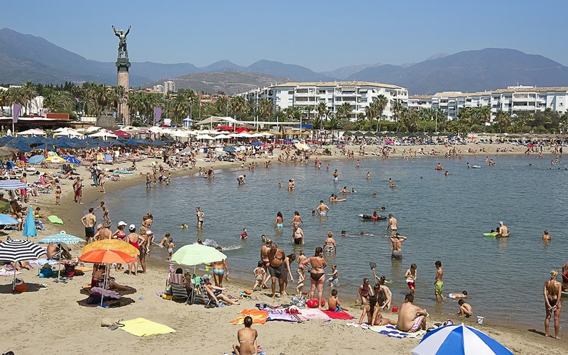 May in Spain is a record hot. The temperatures reach 40 degrees Celsius