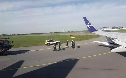 Chopin Airport: A minor collision occurred during the taxiing of a LOT Boeing and a private Cessna