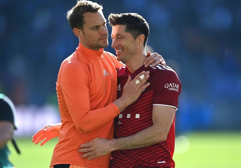 Neuer: Klub musi wyważyć decyzję w sprawie Lewandowskiego