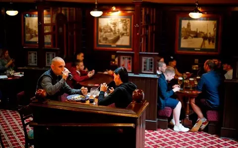 Rat at Wetherspoon’s causes absolute chaos as it scurries over people’s feet