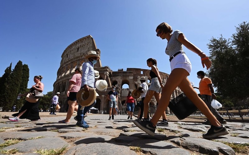 Italy: Massive Return of Tourists to Rome