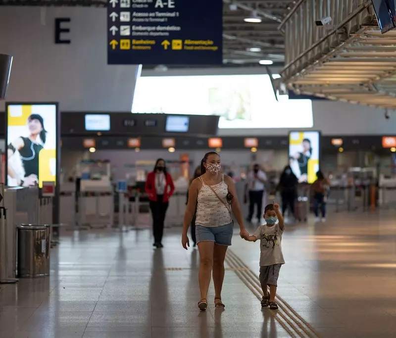 Hakerzy przejęli ekrany na lotnisku w Rio de Janeiro i puszczali filmy dla dorosłych