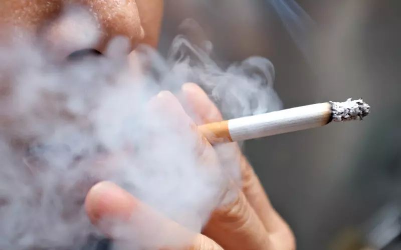 Smoking three times more prevalent among lower socio-economic groups