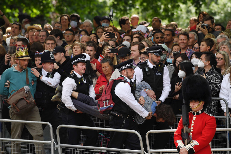 Londyn: Aktywiści Animal Rebellion aresztowani z powodu zakłócania parady jubileuszowej