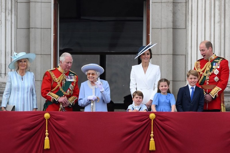 The Queen from the balcony of Buckingham Palace inaugurated the Platinum Jubilee of her reign