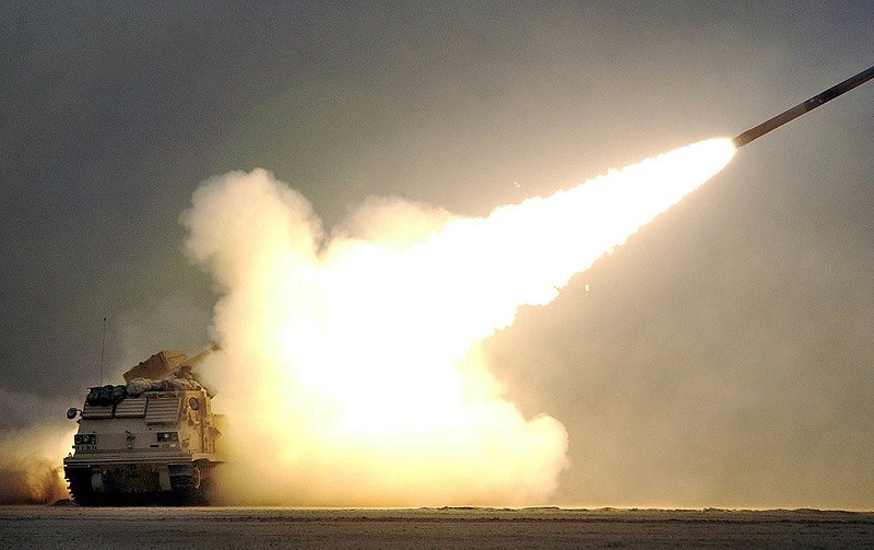 Brytyjczycy przekażą Ukrainie wyrzutnie rakietowe