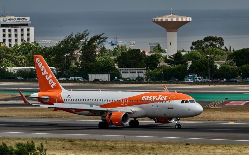 Easyjet cancels 80 flights as travel disruption continues