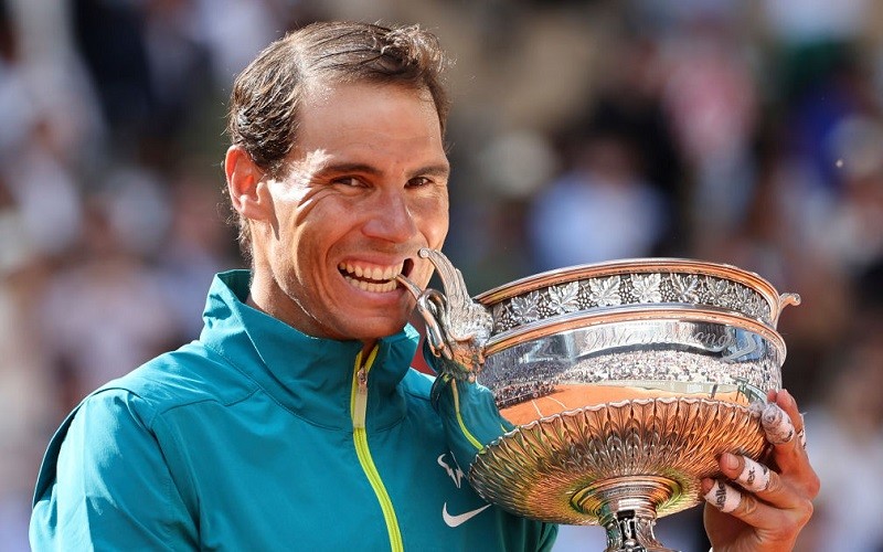 Rafael Nadal wins record-extending 14th French Open title