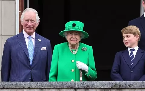 Queen Elizabeth 'humbled' by cheering Jubilee crowds