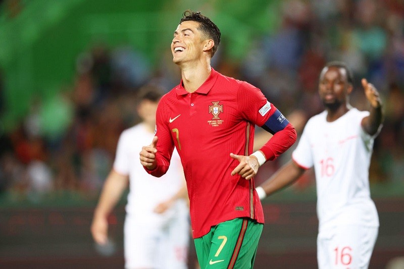 Portugal 4-0 Switzerland: Ronaldo at the double for rampant