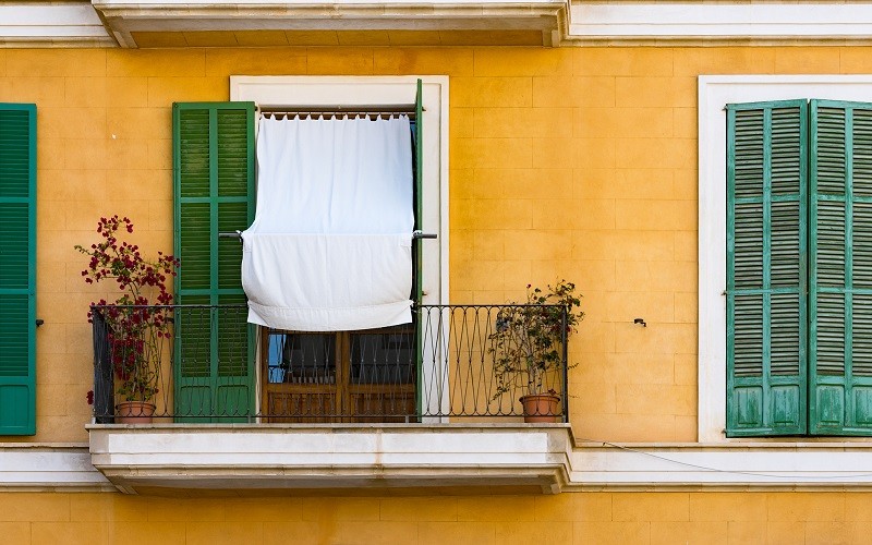Italy: Almost everyone wants to save energy, but most will not turn off the air conditioning