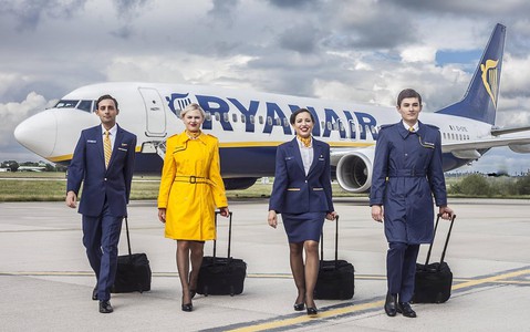Ryanair zatrudni kilkaset osób na Wyspach
