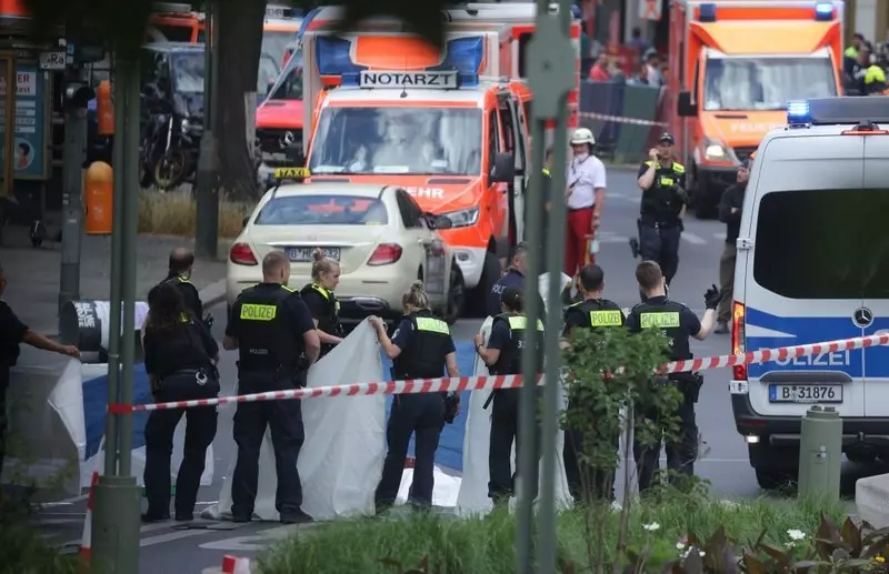 Niemcy: Samochód osobowy wjechał w tłum ludzi w Berlinie, jedna osoba zginęła