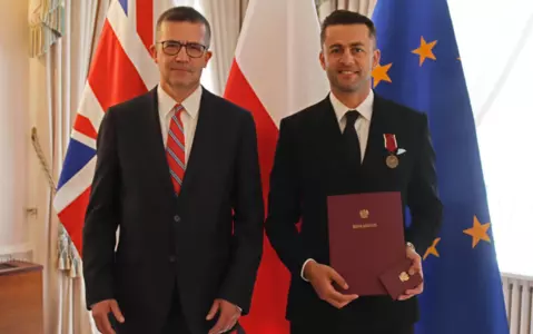 The Polish Ambassador to Great Britain awarded goalkeeper Łukasz Fabiański