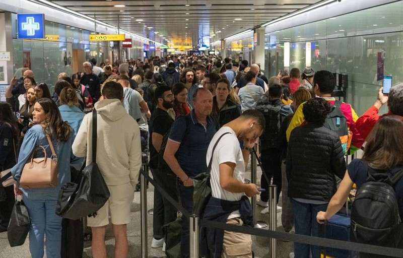 Giant congestion at European airports