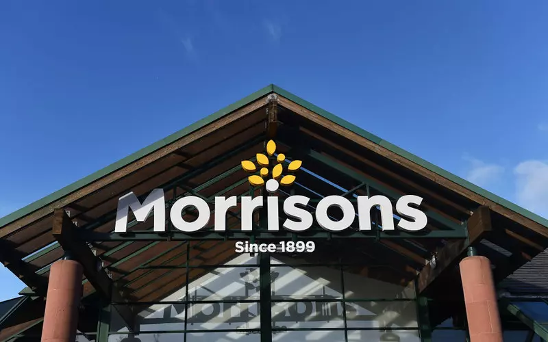 Morrisons podnosi płace wszystkim swoim pracownikom, aby zatrzymać ich u siebie