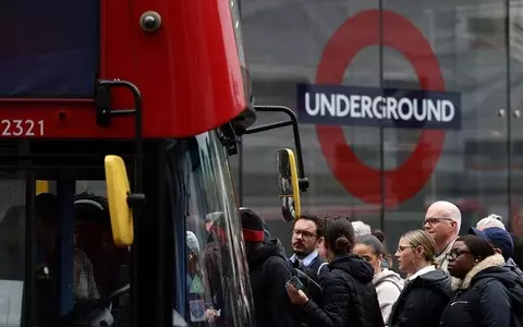 Sadiq Khan warns Grant Shapps ‘bus and Tube cuts on the way’ unless TfL funds deal agreed