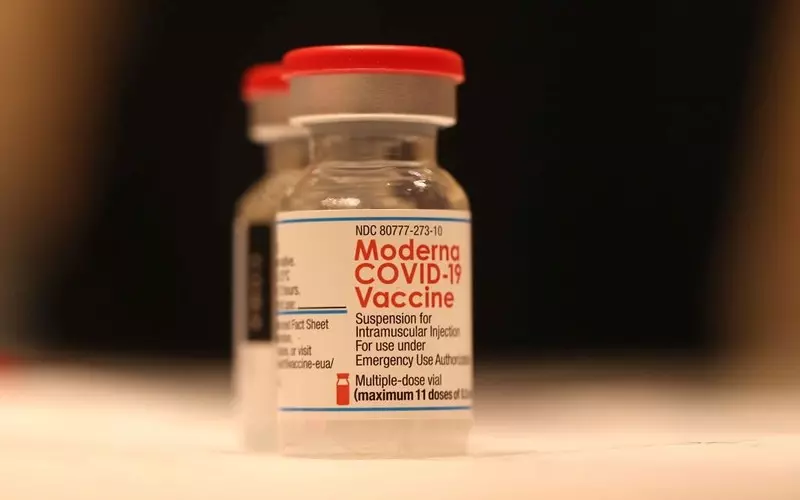 Nowa szczepionka przypominająca przeciwko COVID-19 lepiej chroni przed Omikronem?