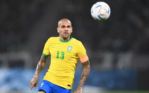 Dani Alves says goodbye to Barcelona