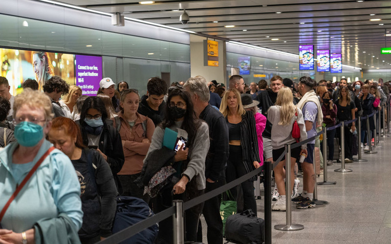 Airlines told to cancel flights to stop travel chaos