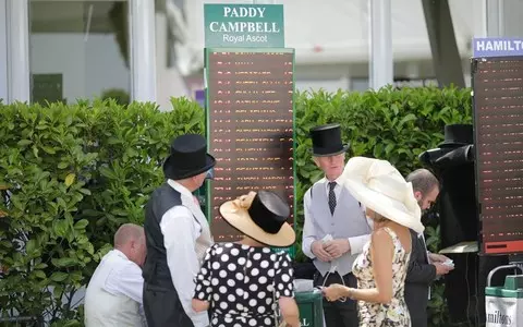  Men at Royal Ascot can take their ties off today as Britain expects 34C heatwave