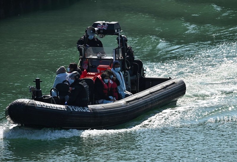 Migrants: Some due for removal from the UK could be electronically tagged