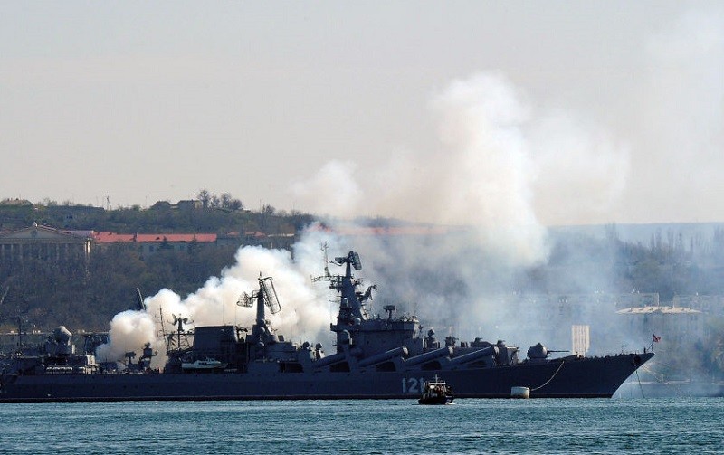 Śmierć marynarzy z krążownika "Moskwa". Kreml zmusza ich krewnych do milczenia 