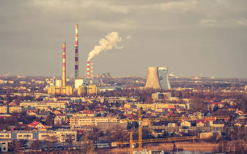 EY: 18 proc. polskich firm nie zamierza ograniczać swojego śladu węglowego